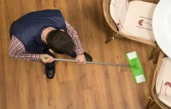 Come pulire i pavimenti in laminato Pergo come un professionista?