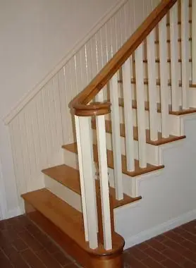 האם אתה יכול להשתמש באריחי שטיח למדרגות שטיח?