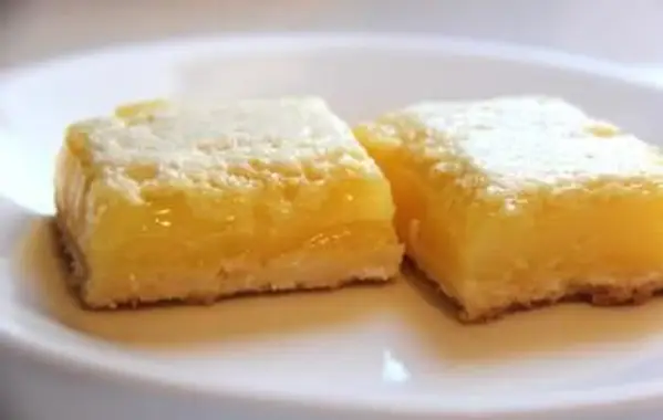 10 najlepszych przepisów na batoniki cytrynowe