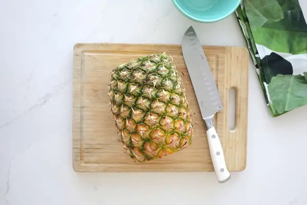 pineapple with bottom and top cut off