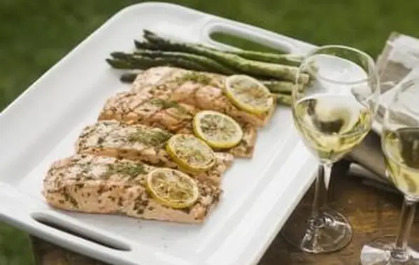 Citrónový bylinkový losos so Sauvignon Blanc
