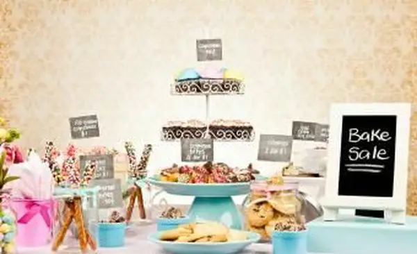 Idées créatives de vente de pâtisseries pour une collecte de fonds amusante et facile