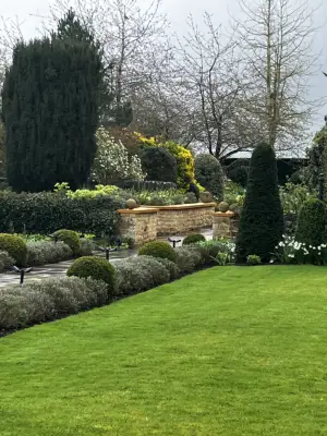 Le Manoir grounds tour