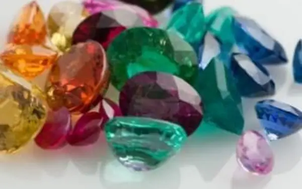Guia para comprar pedras preciosas soltas como um profissional