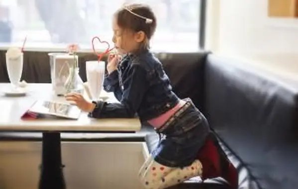 Betsey Johnson 유아 소녀 패치 Shortall 세트