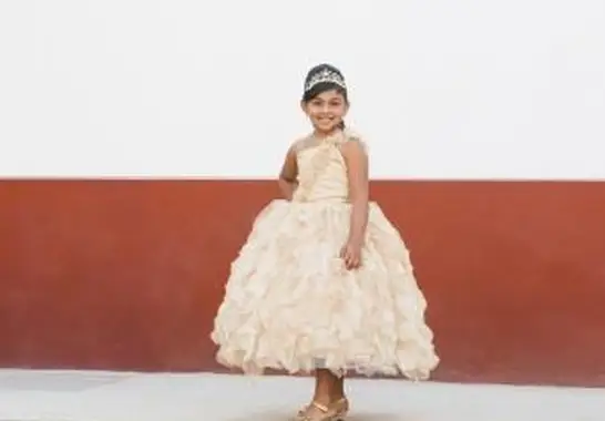 Tipy na vyhľadanie zľavnených dievčenských šiat