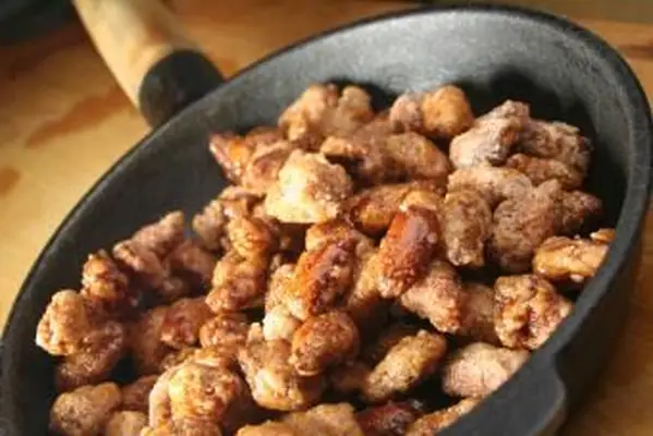 שקדים קלויים בדבש