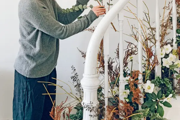 How to make a Christmas stair swag - adding foliage