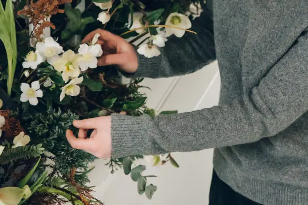 How to make a Christmas stair swag - adding the flowers