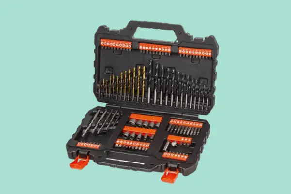 BLACK+DECKER 109 piece mixed drilling and screwdriving accessory set
