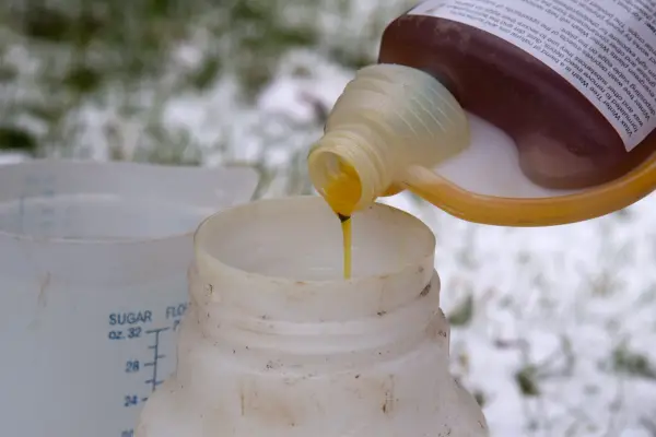 Diluting the winter wash solution