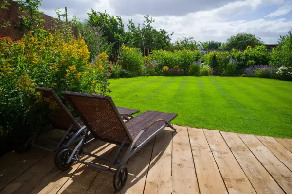 Garden lawn