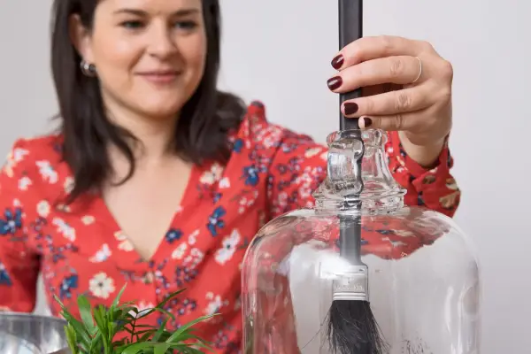 Wipe down any compost stuck to the jar