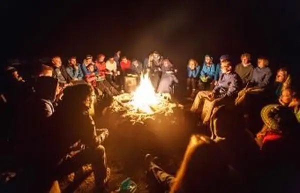 インディアナ州またはイリノイ州の問題を抱えた10代の若者のための夏のプログラム