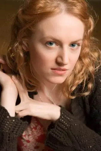 Jasno-truskawkowe włosy