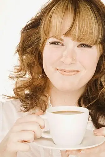 Truskawkowy blond włosy z brązowymi pasemkami