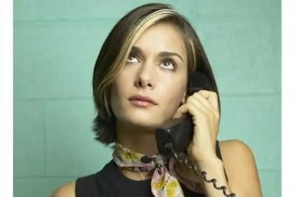 23 idées flatteuses pour les cheveux foncés avec des reflets