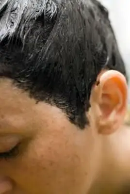 黒髪染料の除去