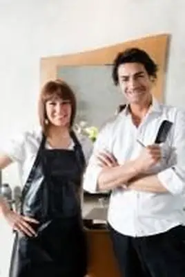 Odpowiednia świąteczna wskazówka dla stylisty włosów Hair