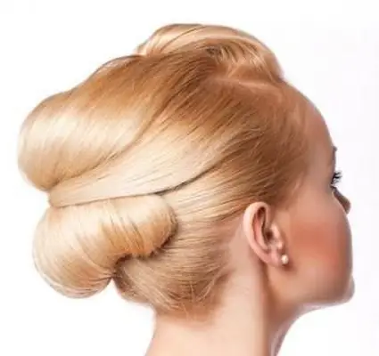 https://cf.ltkcdn.net/hair/images/slide/3973-425x400-bun7.webp