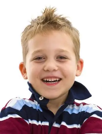 Krótka kolczasta fryzura