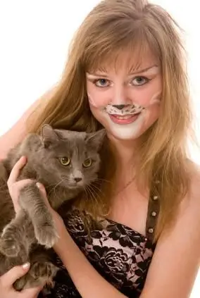 Noções básicas e variações da pintura facial de gato