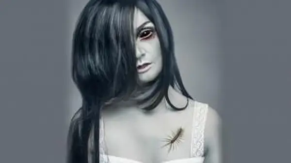 Leichen Make-up mit Insekten