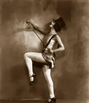 Dançarina sapateado com cartola