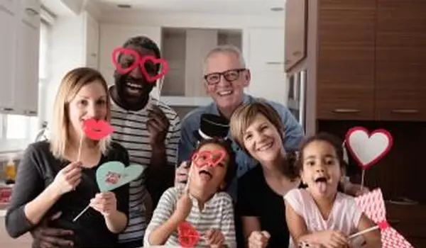 Valentinstags-Partyspiele für Kinder, Jugendliche und Erwachsene