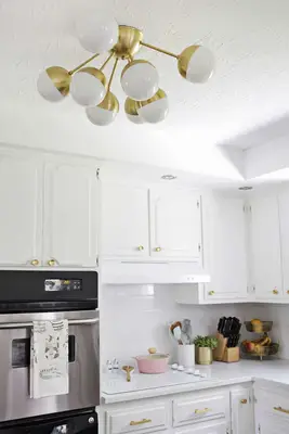 Laura's Kitchen Tour (Part 2!)