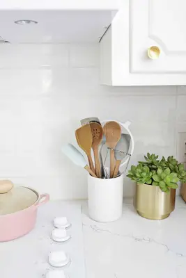 Laura's Kitchen Tour (Part 2!)