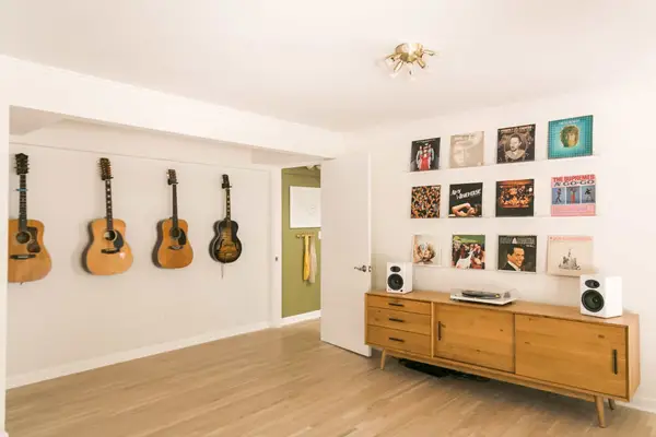 Elsies kælder stue turné