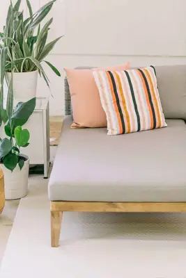 모든 계절을 통해 야외 가구를 보호하는 방법