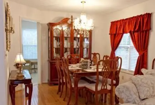 식당 찬장 테이블