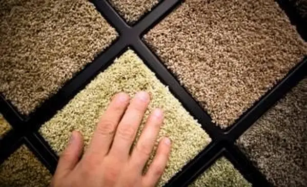 Le migliori fibre per la moquette delle scale