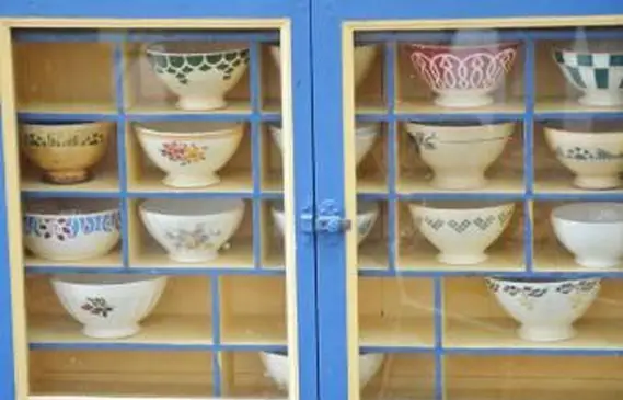 チャイナキャビネットのカビ