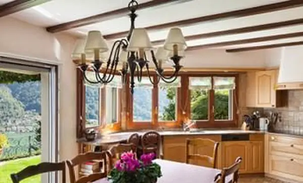 Travi del soffitto ad altezza normale