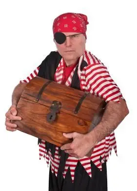 waage mit schatzkiste