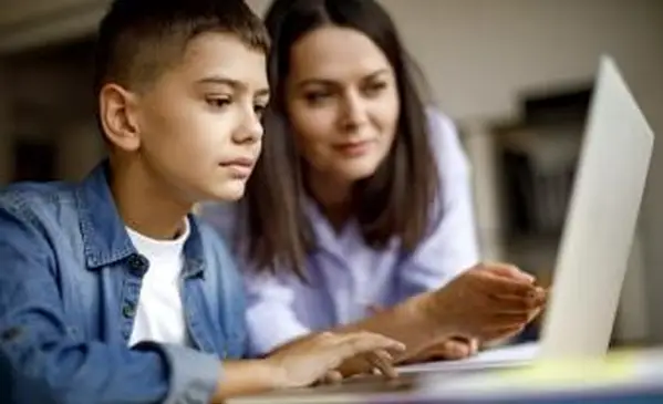 10 meilleures options de programme d'études laïques à domicile