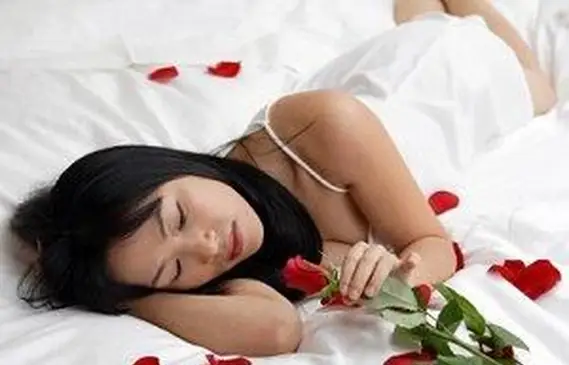 結婚式の夜の親密さ