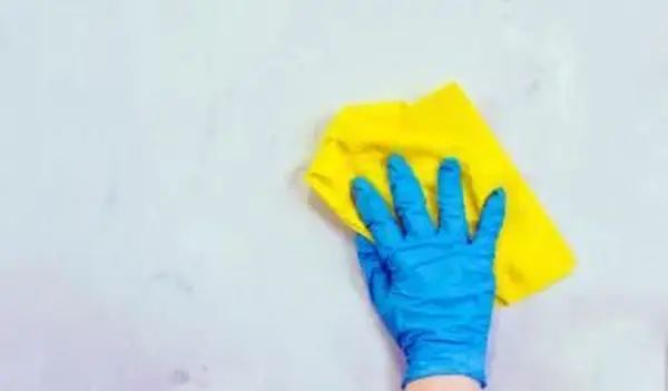 Il modo migliore per pulire le pareti prima di dipingere