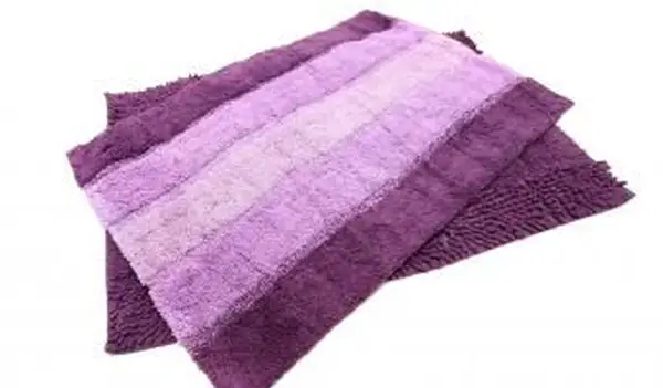 Tapis de bain en microfibre violet