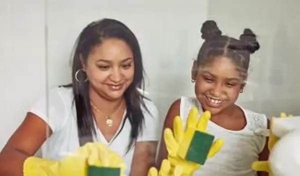 Como remover manchas de água dura do vidro de maneira eficaz