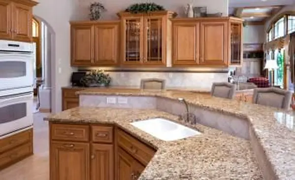 Come rimuovere le macchie dal granito: soluzioni facili per i segni comuni