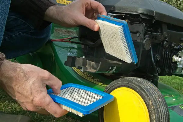 How to maintain your lawn mower - checking the air filter