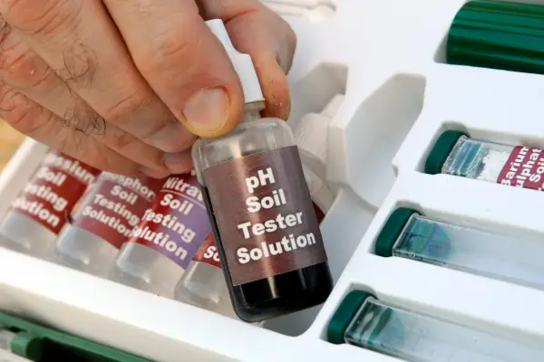 Shaking the soil and chemical solution