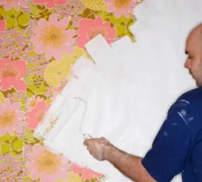 壁紙の上にペイントする方法