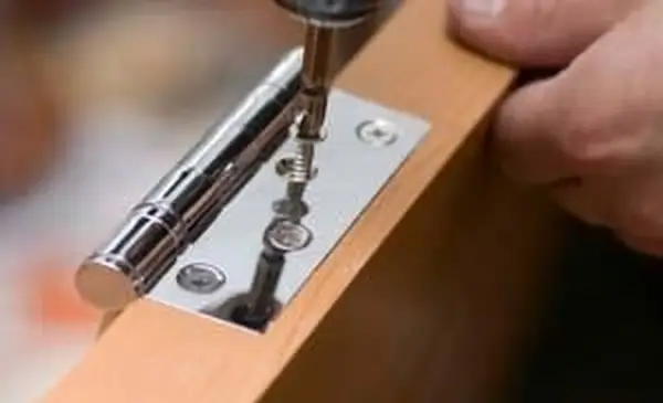 Ako nainštalovať pánty na dvere