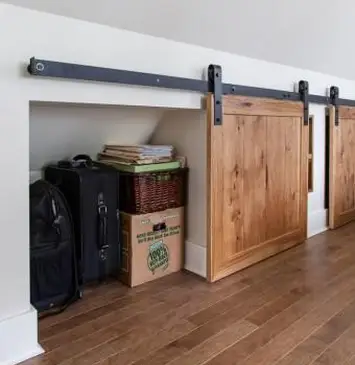 אחסון מובנה מתחת לגג