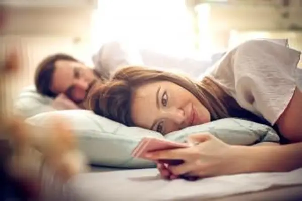 Como descobrir se alguém tem um perfil de namoro